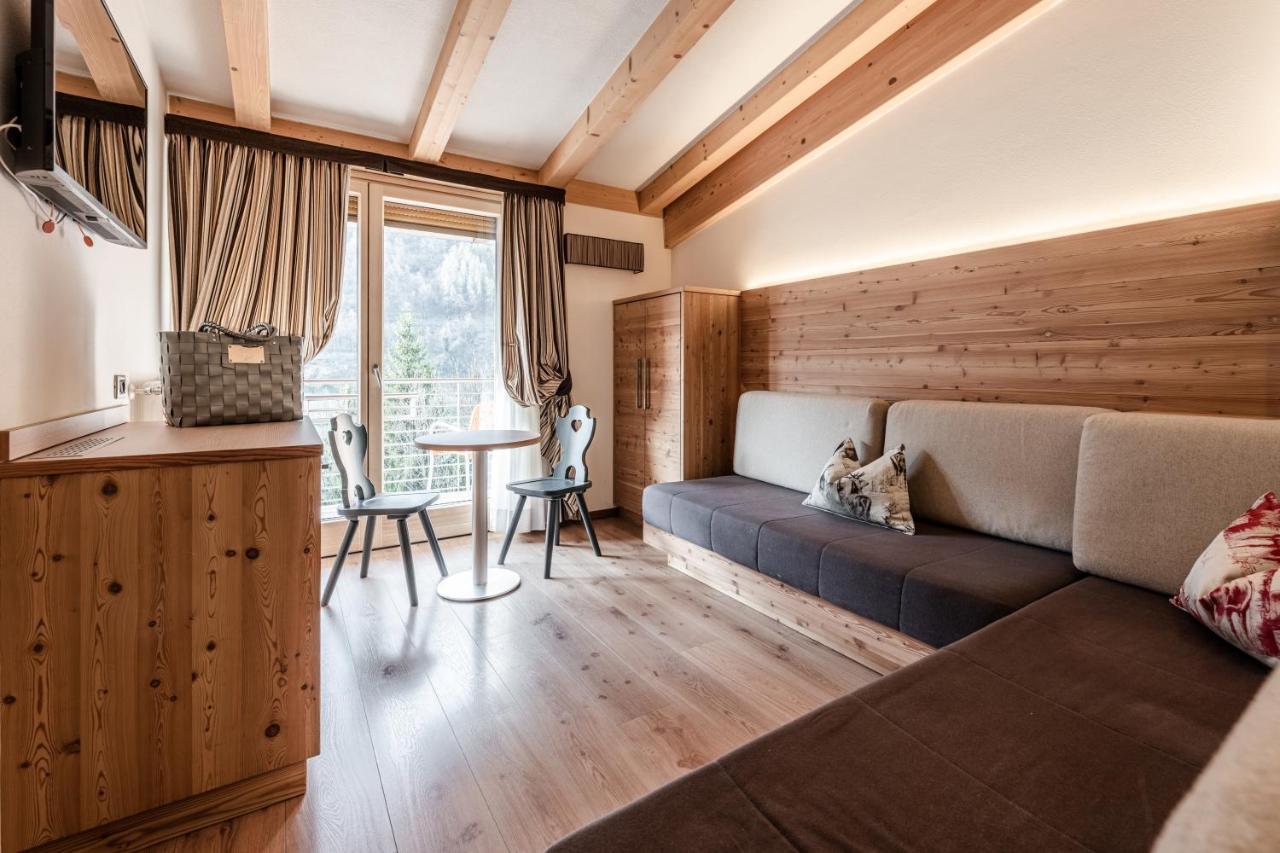 Ravelli Sporting Hotel Mezzana  Ngoại thất bức ảnh