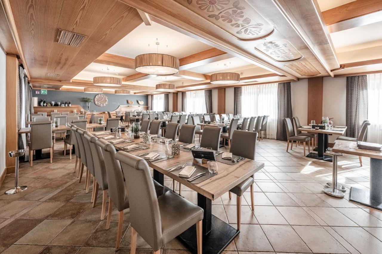 Ravelli Sporting Hotel Mezzana  Ngoại thất bức ảnh
