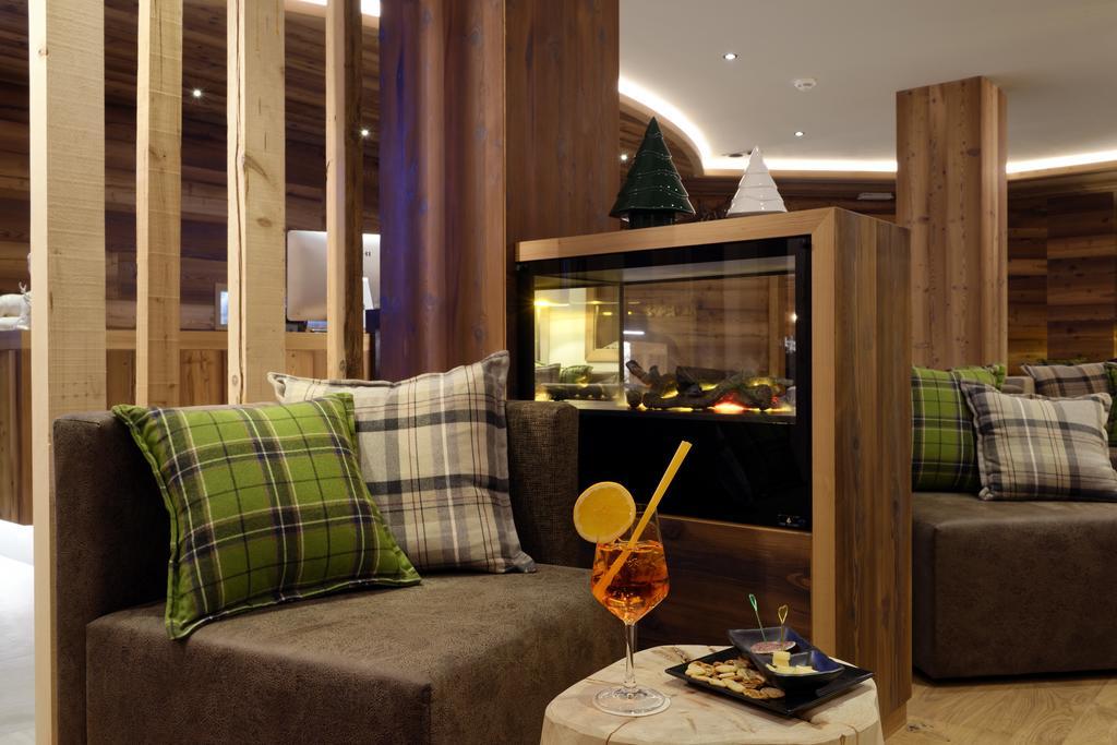 Ravelli Sporting Hotel Mezzana  Ngoại thất bức ảnh